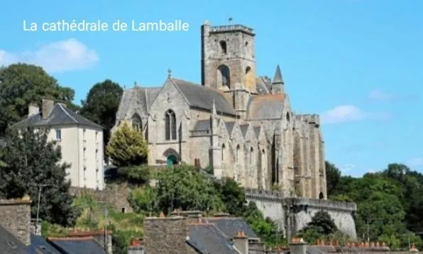 Perle Rare, Appartement Paisible Et Cosy Lamballe 0*,